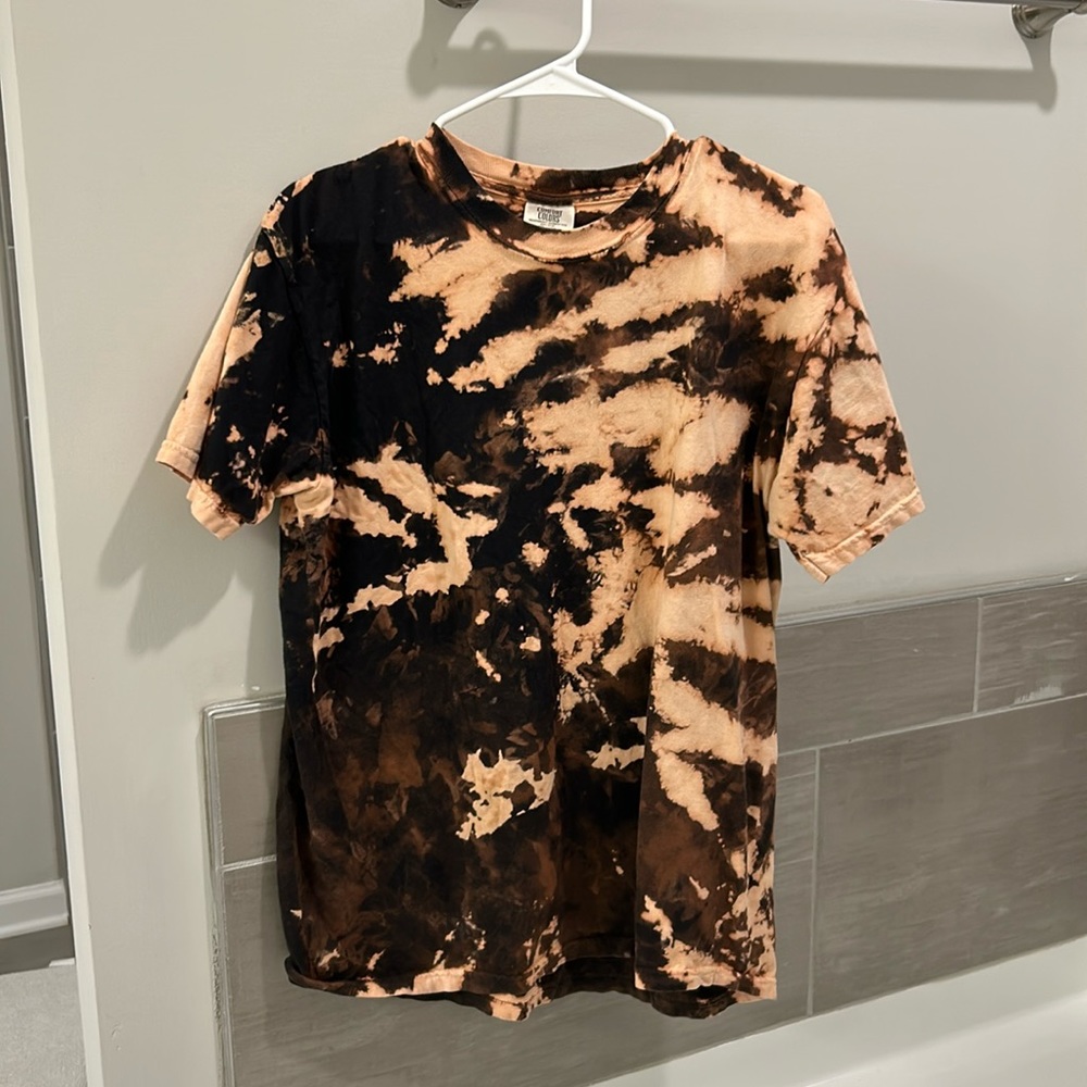 Bleach dye T-shirt